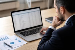 Liste entreprise en redressement judiciaire gratuit : où la trouver et comment l’exploiter